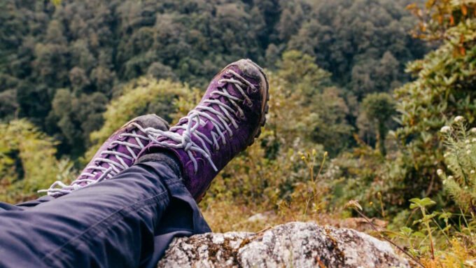 Dlaczego buty Salomon damskie to najlepszy wybór na górskie wędrówki?